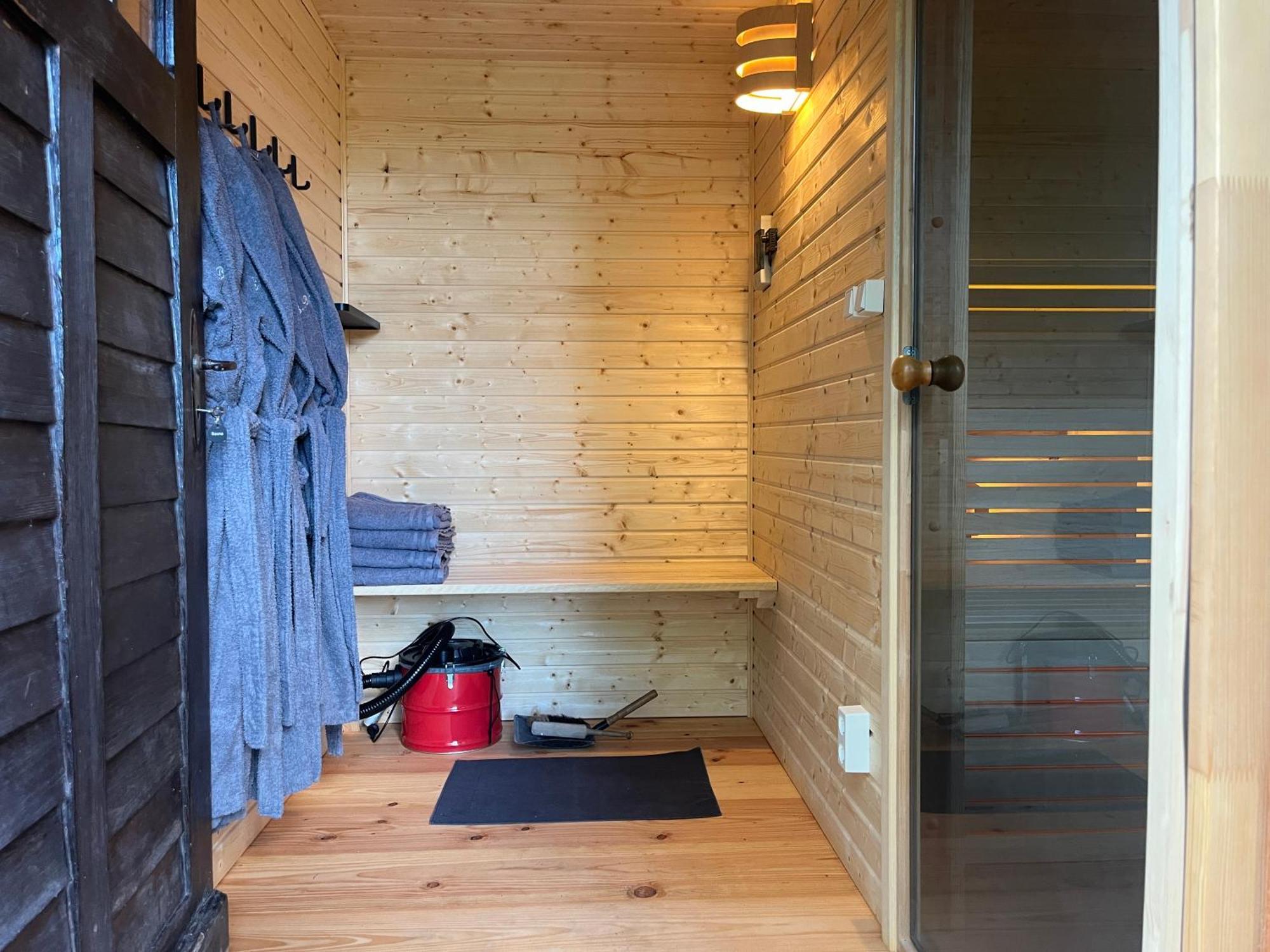 Romantisches Studio Am Waldesrand Mit Gartensauna Schwarz Ngoại thất bức ảnh